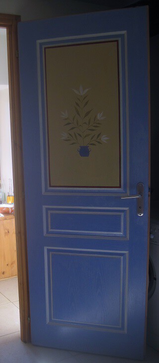 porte d&eacute;cor&eacute;e bleue