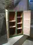 Armoire peinte &agrave; la main interieur